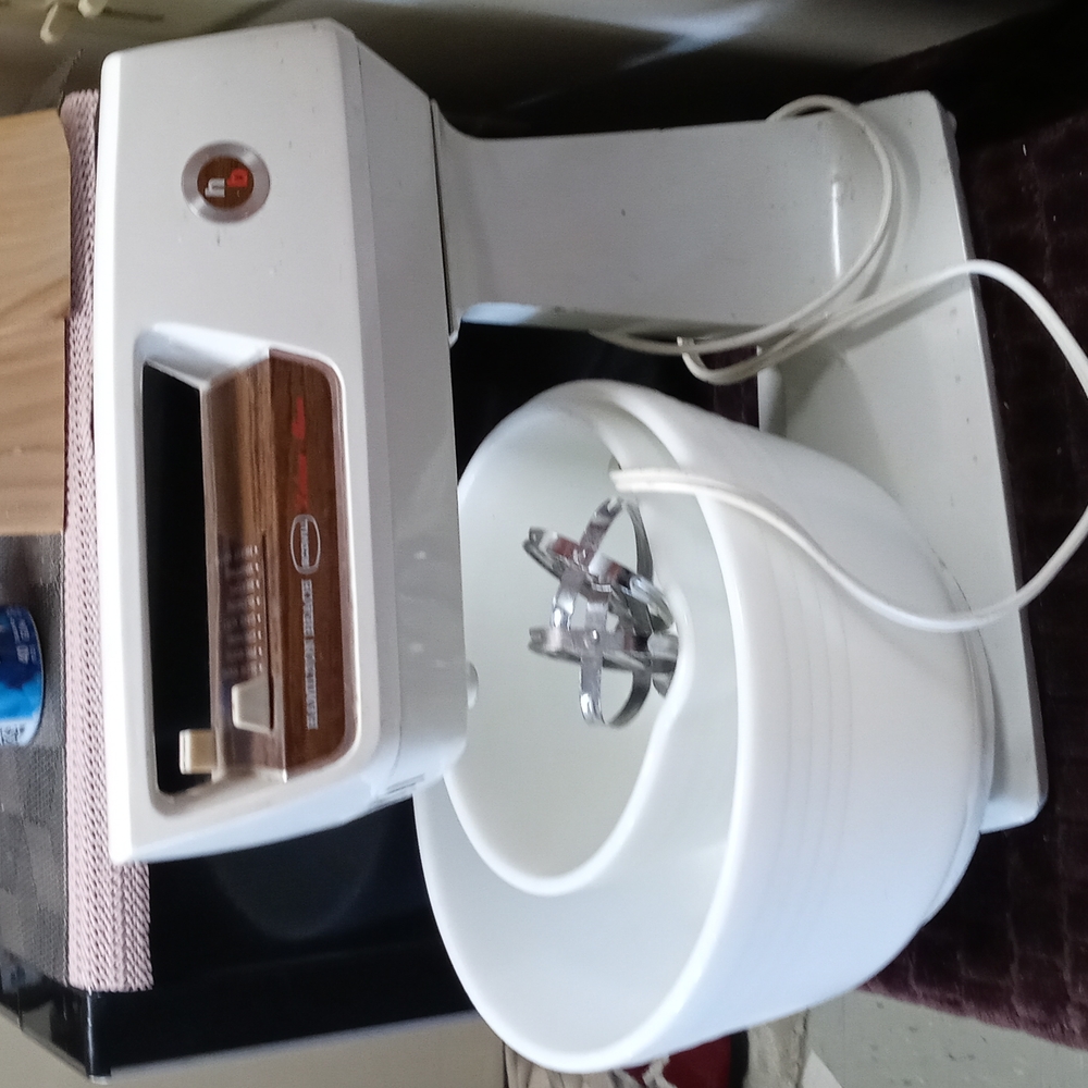 Hamilton Beach deluxe mixer